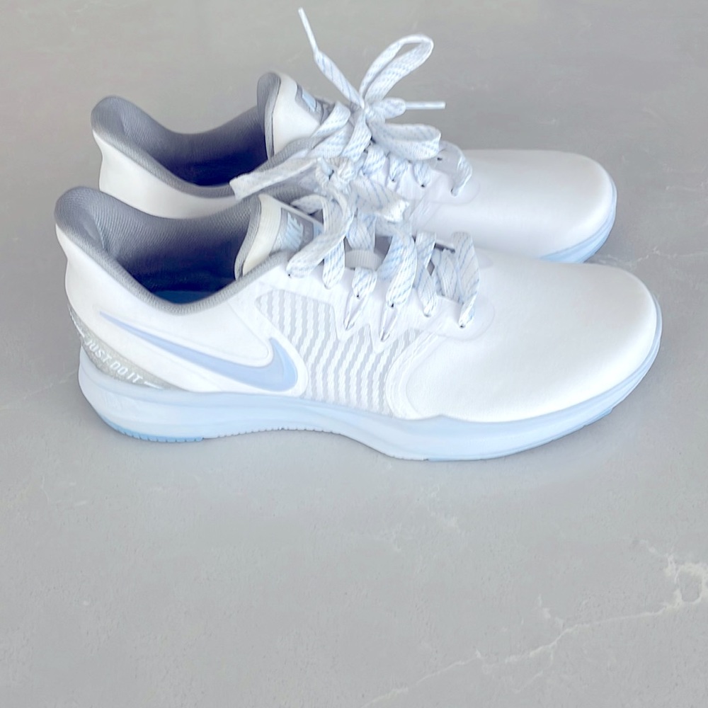 Brand New Nike In Season TR8 - size 7